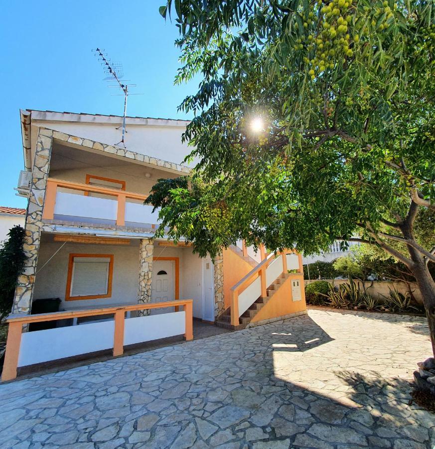 Lipa Mare Vir Apartment Bagian luar foto