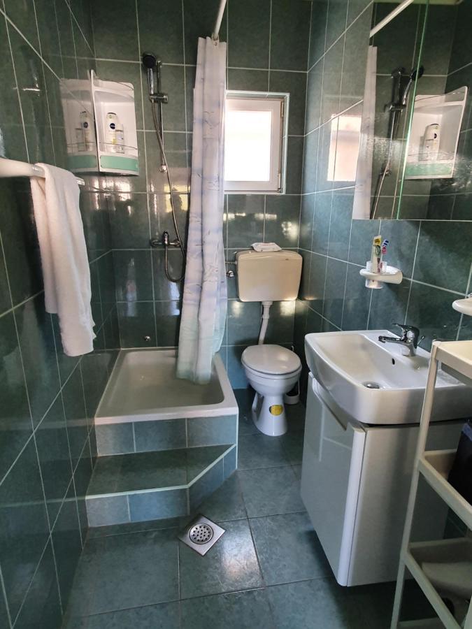 Lipa Mare Vir Apartment Bagian luar foto