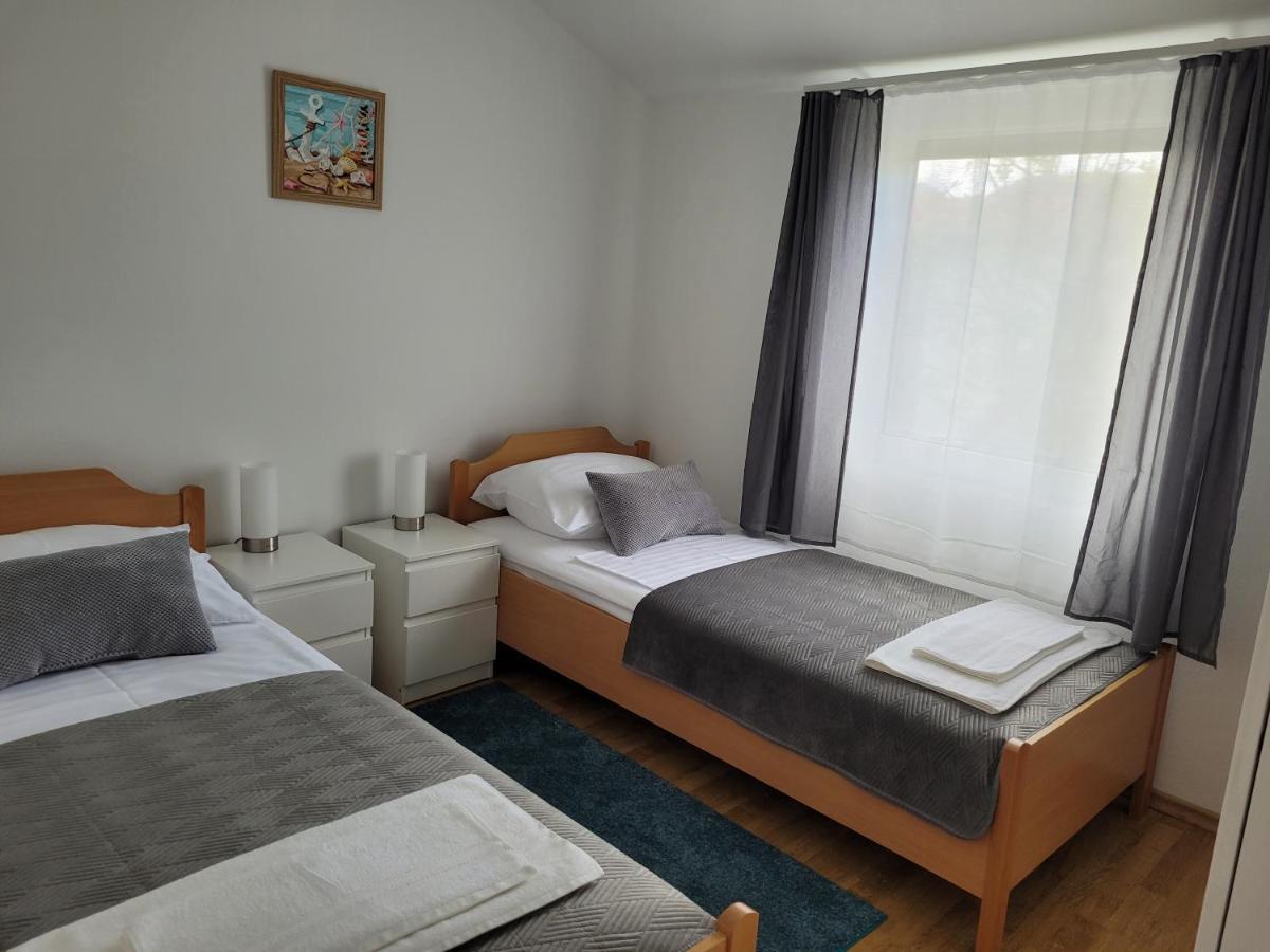 Lipa Mare Vir Apartment Bagian luar foto